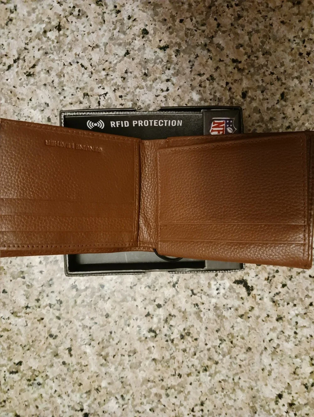 NFL Cowboys Brown Genuine Leather RFID Passcase